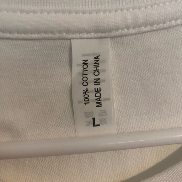 NWT Womans L Because Mama Runs this Shitshow 100% Cotton Tee - Picture 3 of 3